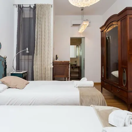 1229 - Awesome Center With Terrace Apartment Barcelona