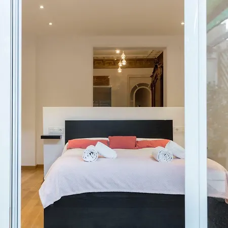 1229 - Awesome Center With Terrace * Barcelona