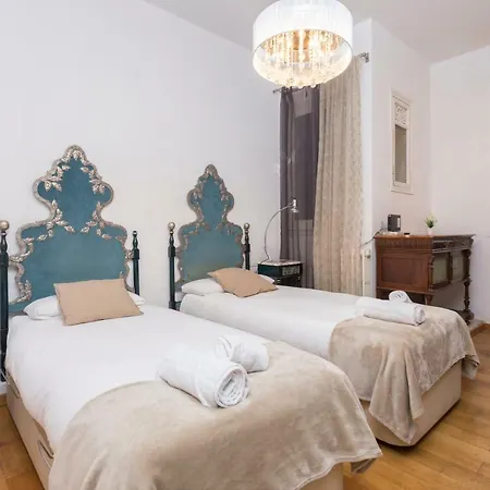 1229 - Awesome Center With Terrace Apartment Barcelona